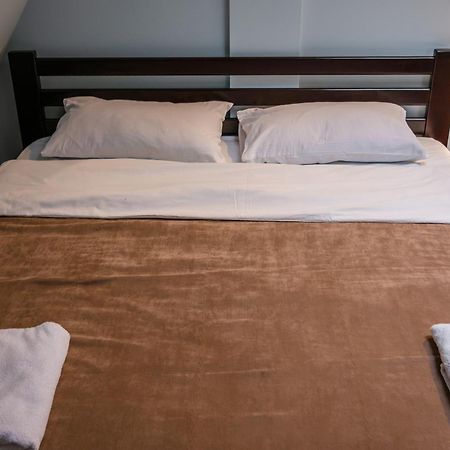 Gar'Is Hostel Lviv Bagian luar foto