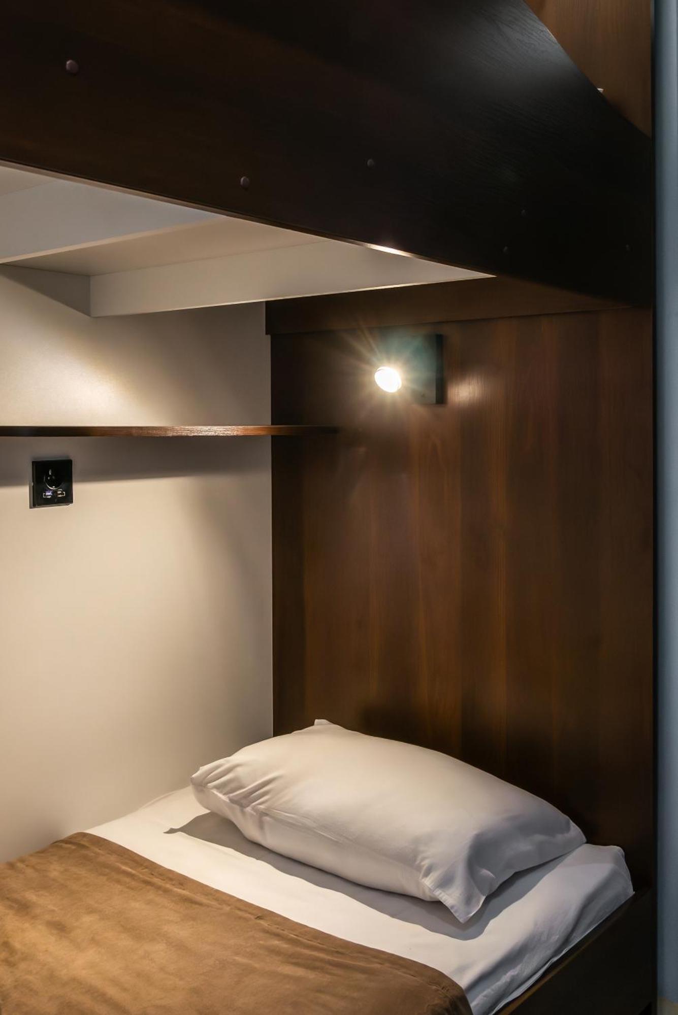 Gar'Is Hostel Lviv Bagian luar foto